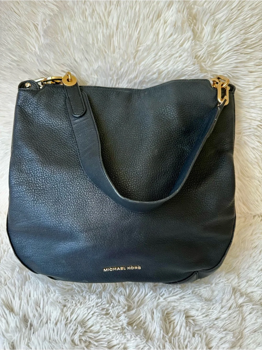 MICHAEL KORS Lillie Large Black Pebbled Leather Hobo Shoulder Bag Gold Chain
